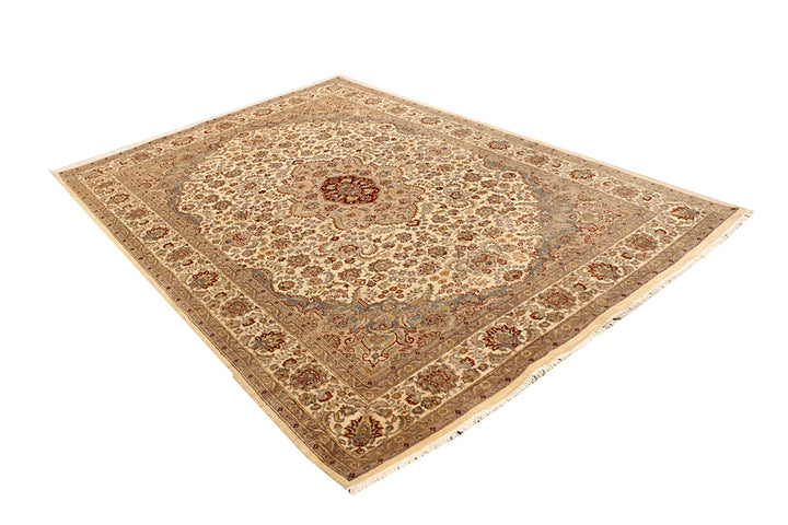 Bisque Isfahan 6' 8 x 9' 6 - No. 68429 - ALRUG Rug Store