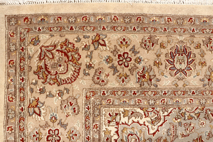 Bisque Isfahan 6' 7 x 9' 9 - No. 68431 - ALRUG Rug Store