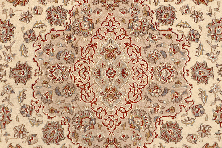 Bisque Isfahan 6' 7 x 9' 9 - No. 68431 - ALRUG Rug Store