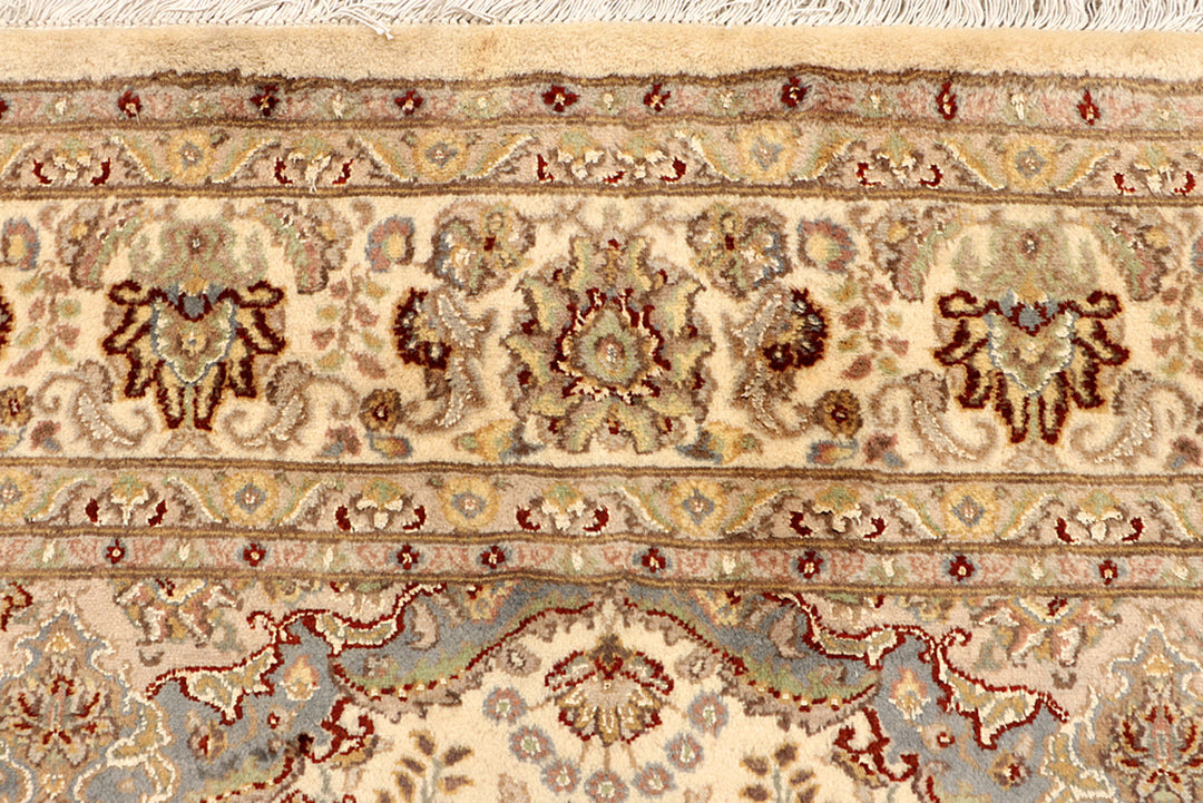 Bisque Isfahan 6' 6 x 9' 9 - No. 68432 - ALRUG Rug Store