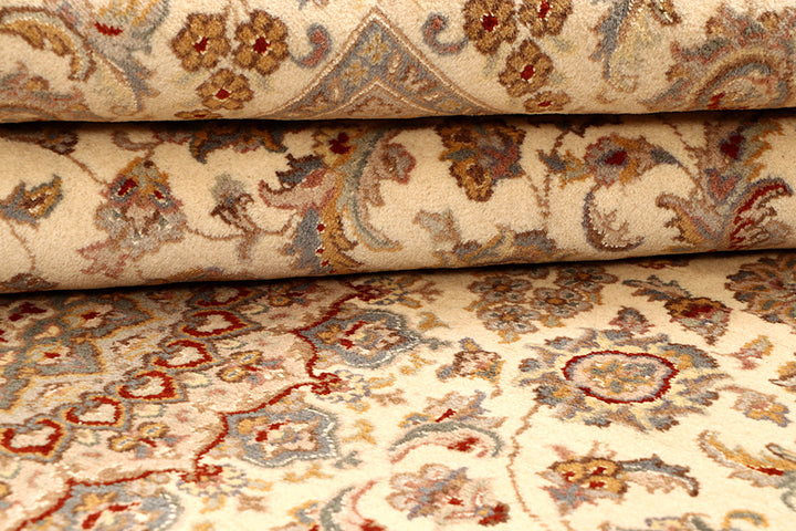 Blanched Almond Isfahan 6' 8 x 9' 9 - No. 68434 - ALRUG Rug Store