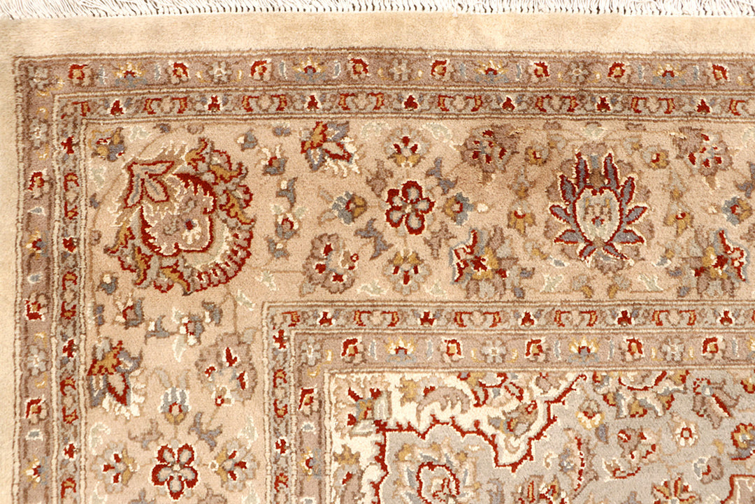 Blanched Almond Isfahan 6' 7 x 9' 10 - No. 68435 - ALRUG Rug Store
