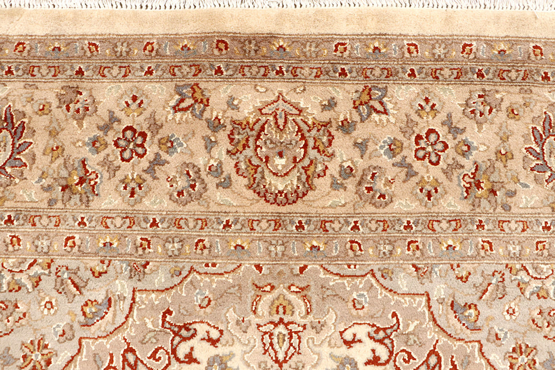 Blanched Almond Isfahan 6' 7 x 9' 10 - No. 68435 - ALRUG Rug Store