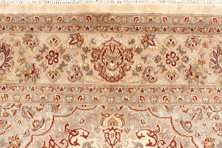 Blanched Almond Isfahan 6' 7 x 9' 10 - No. 68435 - ALRUG Rug Store