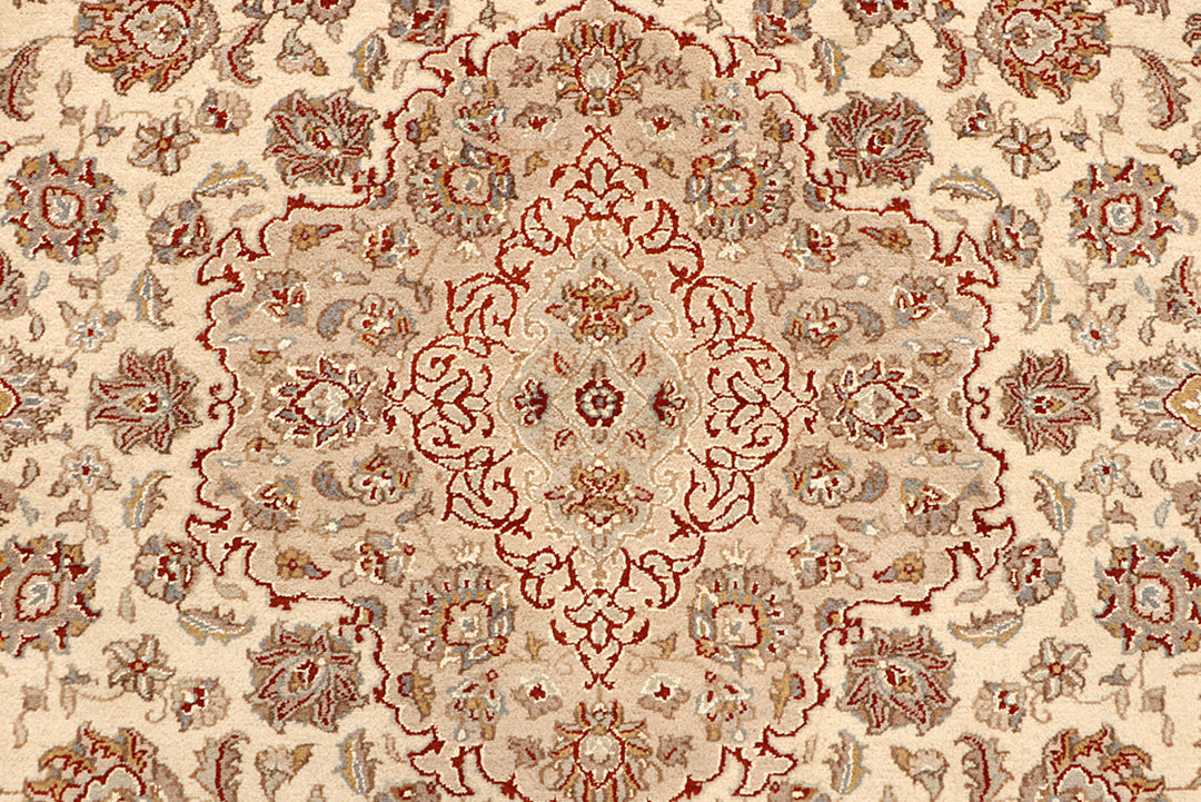 Blanched Almond Isfahan 6' 7 x 9' 10 - No. 68435 - ALRUG Rug Store