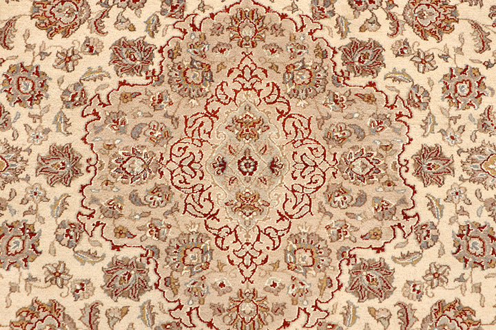 Blanched Almond Isfahan 6' 7 x 9' 10 - No. 68435 - ALRUG Rug Store