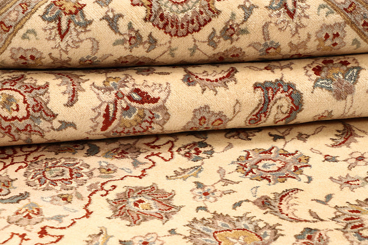 Blanched Almond Isfahan 6' 7 x 9' 10 - No. 68439 - ALRUG Rug Store