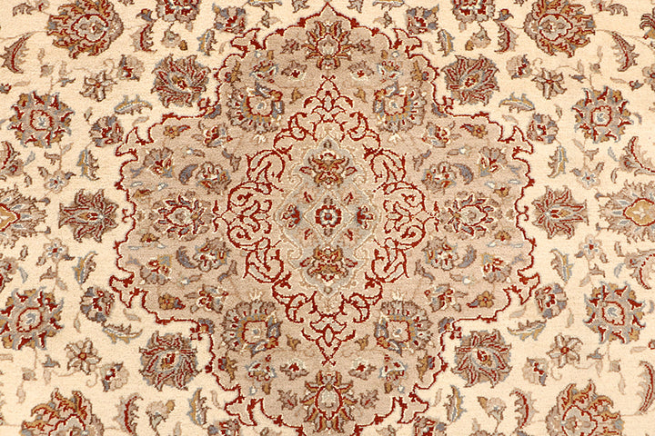Bisque Isfahan 6' 7 x 9' 8 - No. 68442 - ALRUG Rug Store