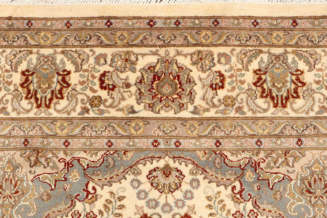 Navajo White Kirman 6' 8 x 10' - No. 68446 - ALRUG Rug Store