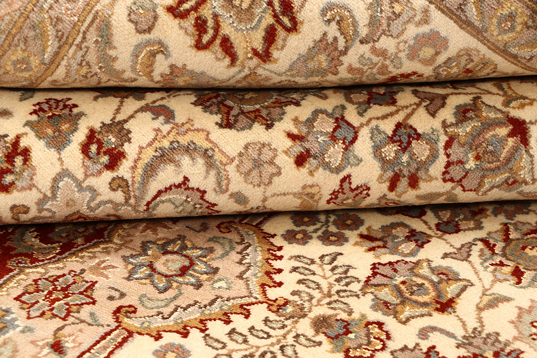 Navajo White Kirman 6' 8 x 10' - No. 68446 - ALRUG Rug Store