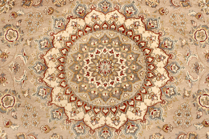 Peach Puff Kashan 6'  8" x 9'  9" - No. QA10616