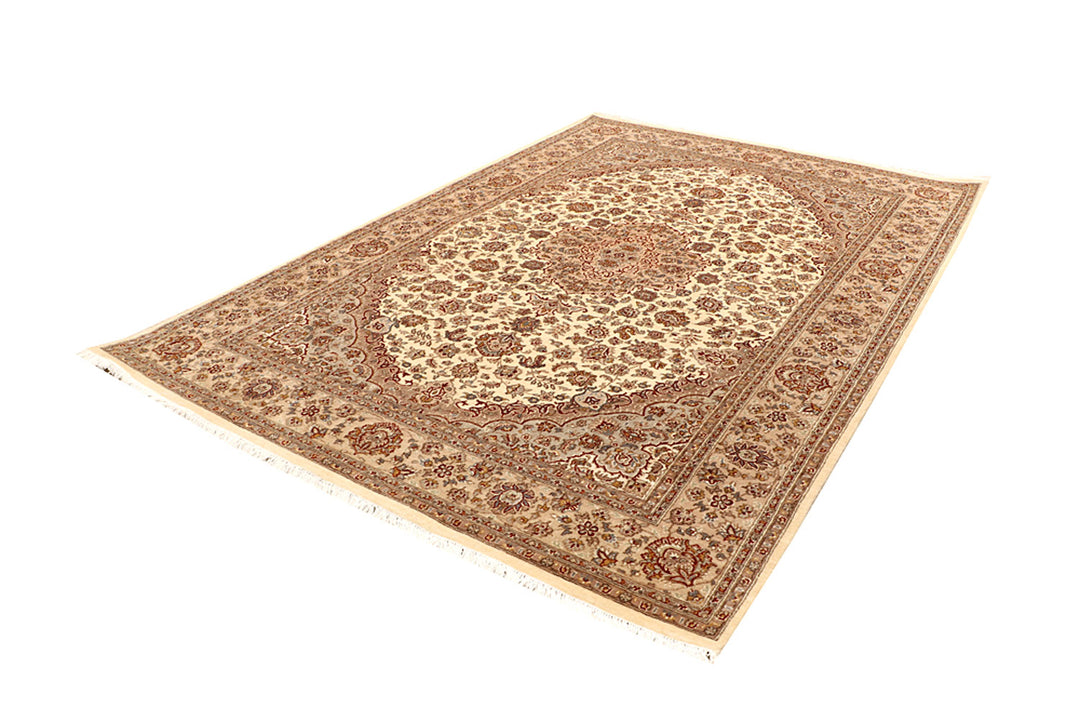 Blanched Almond Isfahan 6' 7 x 9' 9 - No. 68448 - ALRUG Rug Store
