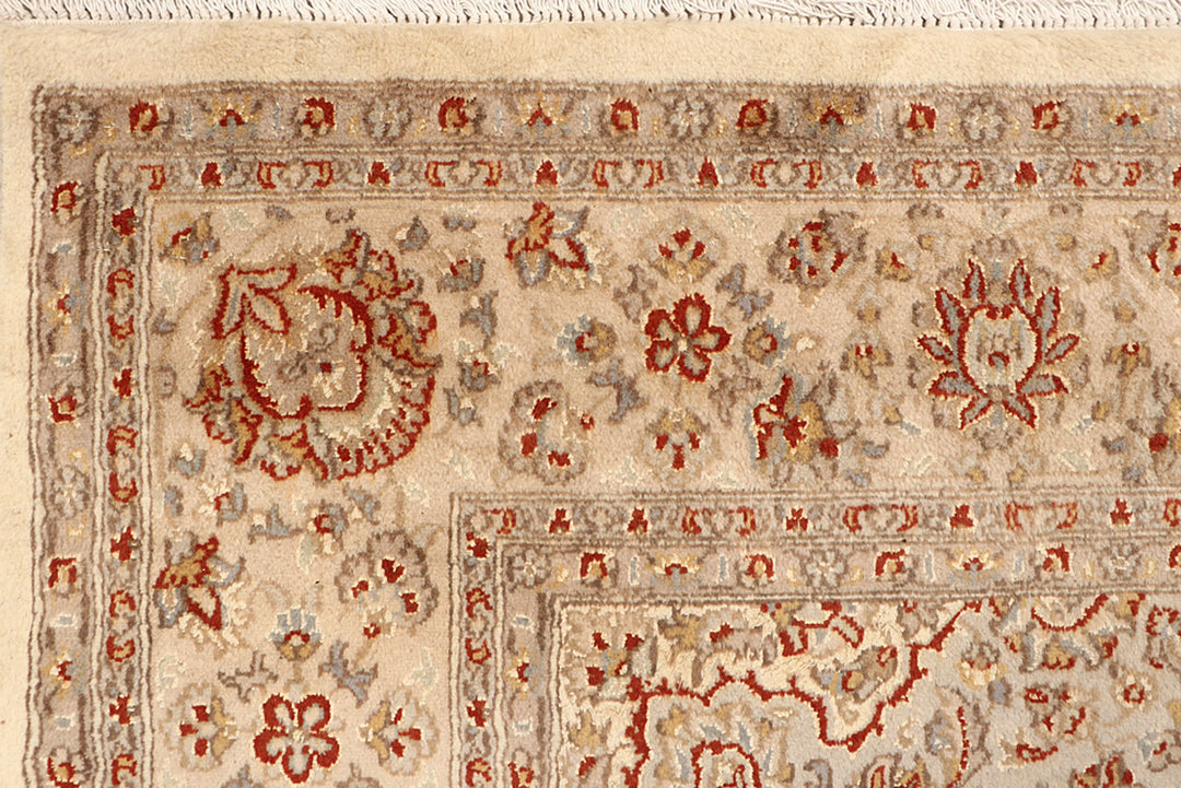 Blanched Almond Isfahan 6' 7 x 9' 9 - No. 68450 - ALRUG Rug Store