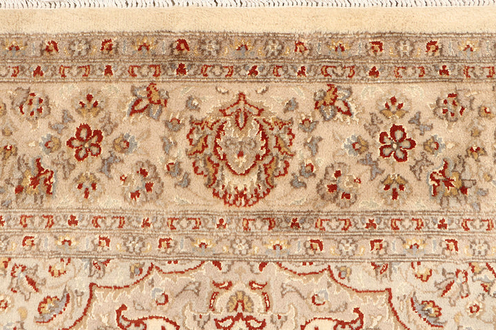 Blanched Almond Isfahan 6' 7 x 9' 9 - No. 68450 - ALRUG Rug Store