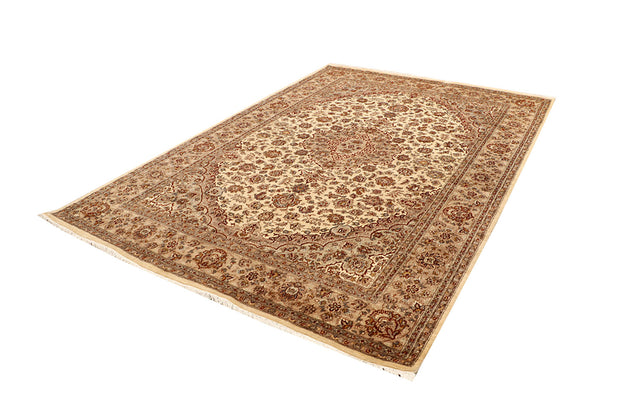 Blanched Almond Isfahan 6' 7 x 9' 9 - No. 68450 - ALRUG Rug Store