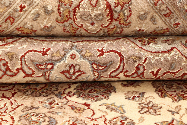Blanched Almond Isfahan 6' 7 x 9' 9 - No. 68452 - ALRUG Rug Store