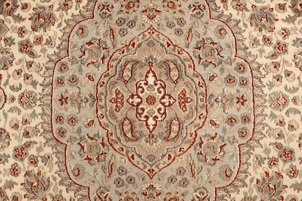 Blanched Almond Isfahan 6' 7 x 9' 9 - No. 68453 - ALRUG Rug Store