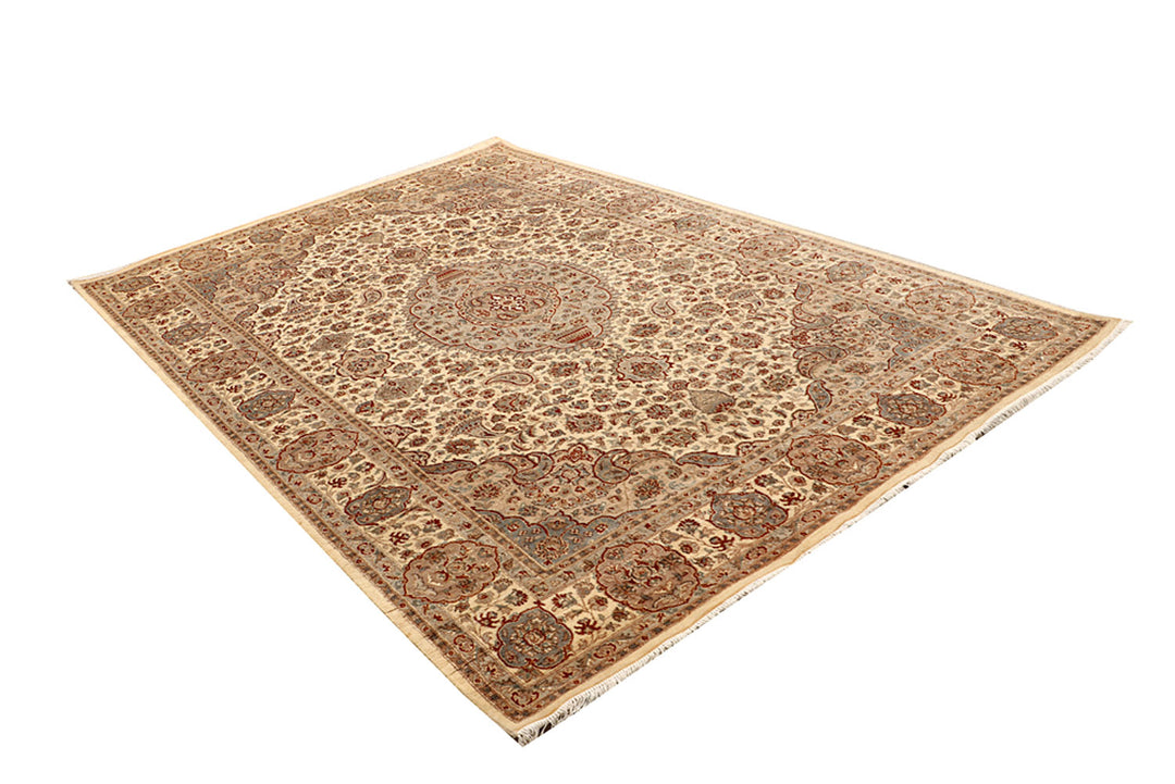 Blanched Almond Isfahan 6' 7 x 9' 9 - No. 68453 - ALRUG Rug Store