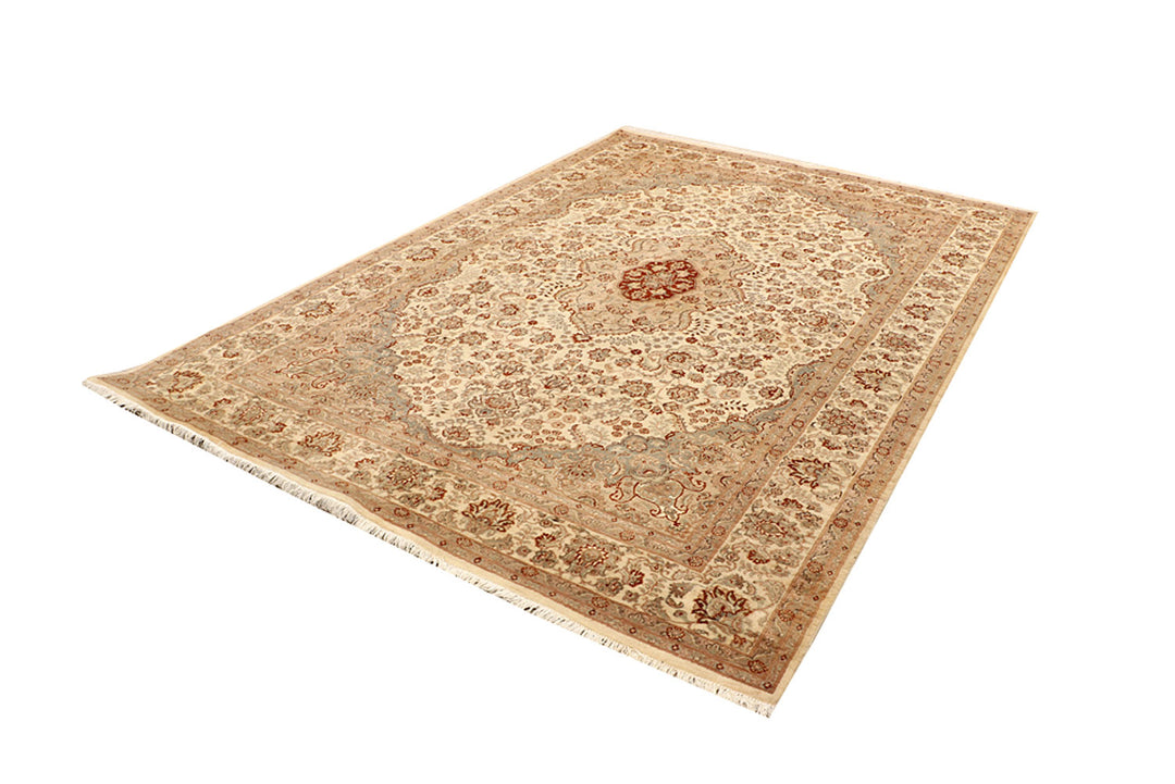 Blanched Almond Isfahan 6' 6 x 9' 6 - No. 68454 - ALRUG Rug Store