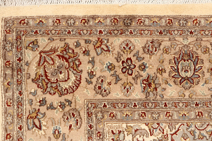 Blanched Almond Isfahan 6' 7 x 9' 10 - No. 68458 - ALRUG Rug Store