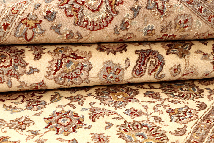 Blanched Almond Isfahan 6' 7 x 9' 10 - No. 68458 - ALRUG Rug Store