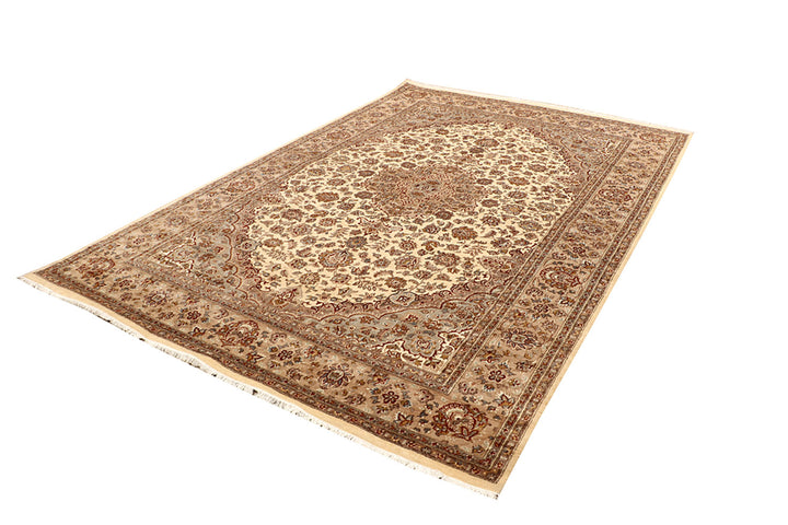 Blanched Almond Isfahan 6' 7 x 9' 10 - No. 68458 - ALRUG Rug Store