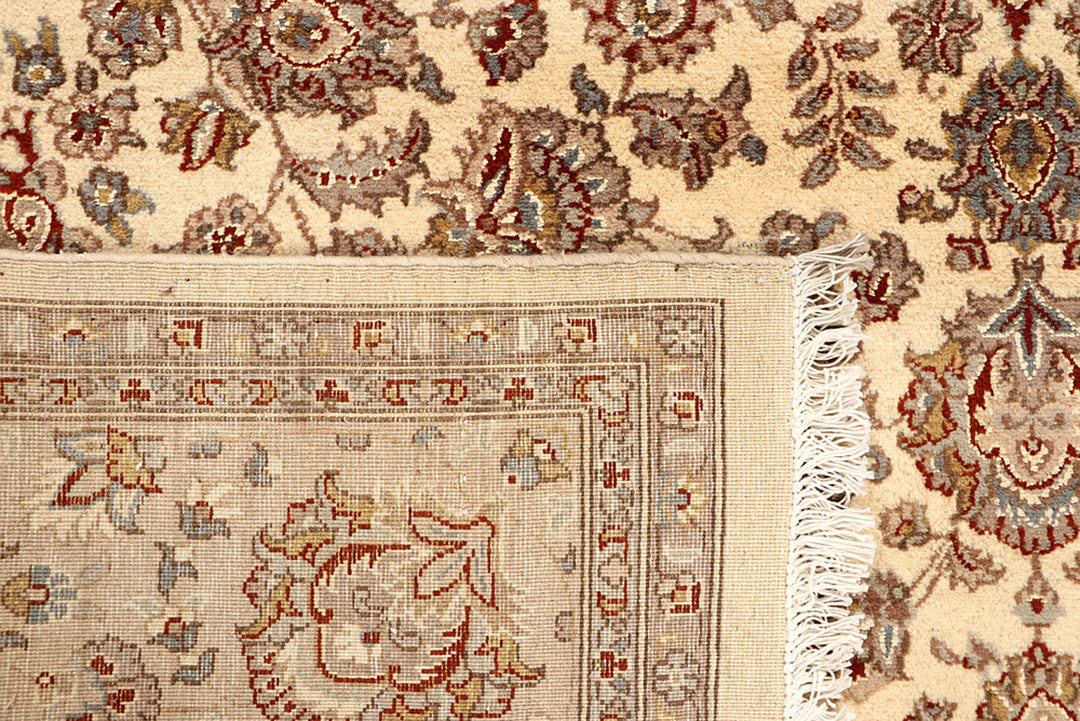 Blanched Almond Isfahan 6' 7 x 9' 10 - No. 68458 - ALRUG Rug Store