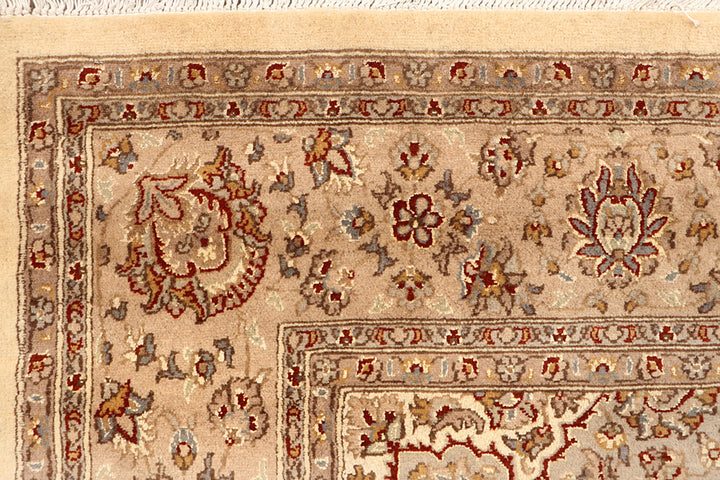 Blanched Almond Isfahan 6' 7 x 9' 10 - No. 68460 - ALRUG Rug Store