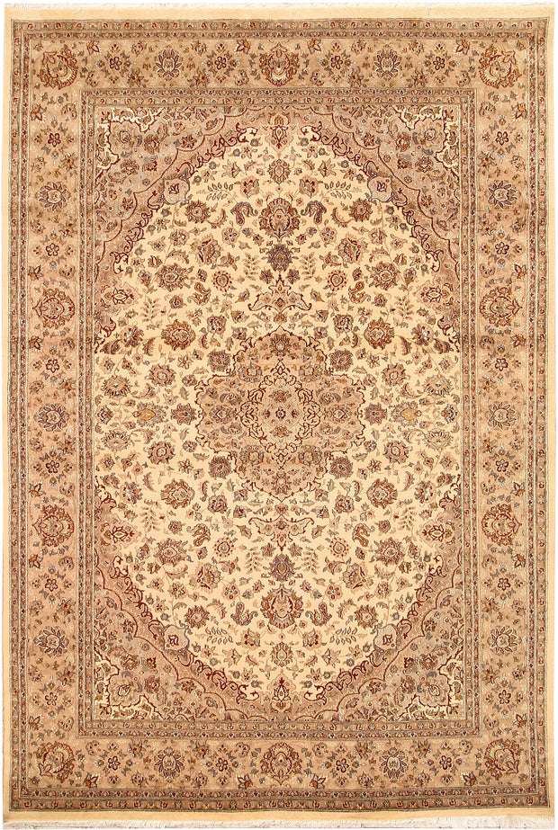 Blanched Almond Isfahan 6' 7 x 9' 10 - No. 68460 - ALRUG Rug Store