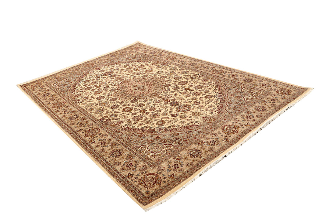 Blanched Almond Isfahan 6' 7 x 9' 8 - No. 68461 - ALRUG Rug Store
