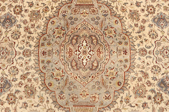 Blanched Almond Isfahan 6' 6 x 9' 9 - No. 68463 - ALRUG Rug Store