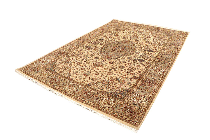 Blanched Almond Isfahan 6' 6 x 9' 9 - No. 68463 - ALRUG Rug Store