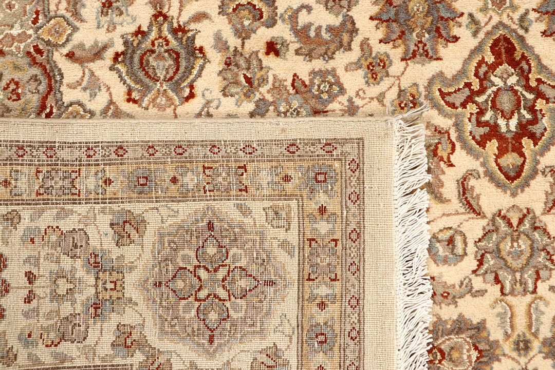 Blanched Almond Isfahan 6' 5 x 9' 6 - No. 68464 - ALRUG Rug Store
