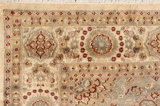 Blanched Almond Isfahan 6' 6 x 9' 7 - No. 68466 - ALRUG Rug Store