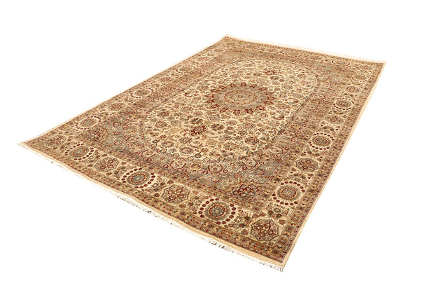 Blanched Almond Isfahan 6' 6 x 9' 7 - No. 68466 - ALRUG Rug Store