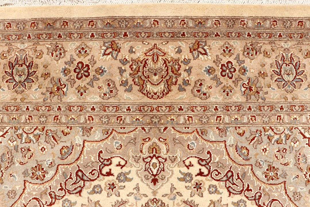 Blanched Almond Isfahan 6' 6 x 9' 9 - No. 68467 - ALRUG Rug Store