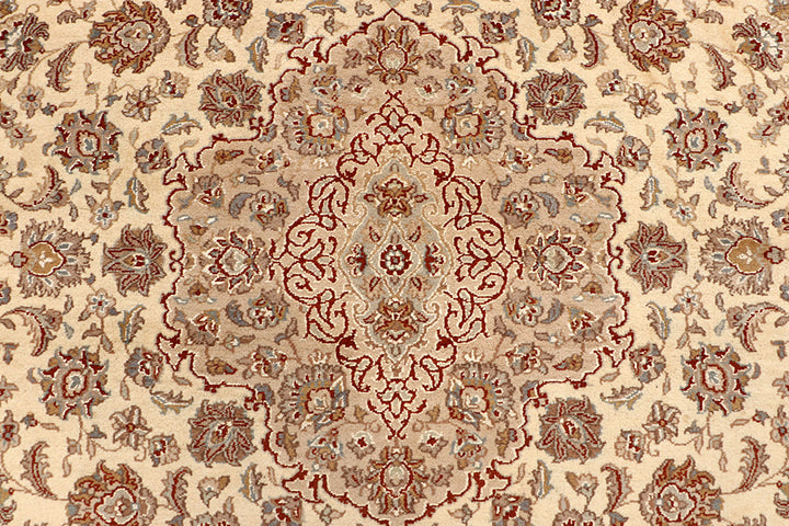 Blanched Almond Isfahan 6' 6 x 9' 9 - No. 68467 - ALRUG Rug Store