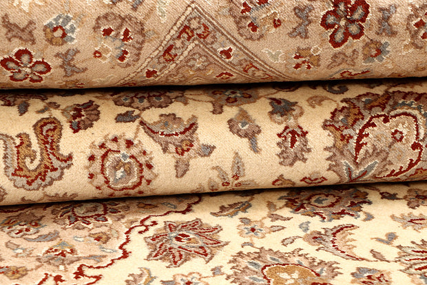Blanched Almond Isfahan 6' 6 x 9' 9 - No. 68467 - ALRUG Rug Store