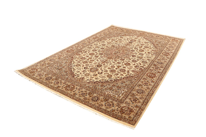Blanched Almond Isfahan 6' 6 x 9' 9 - No. 68467 - ALRUG Rug Store