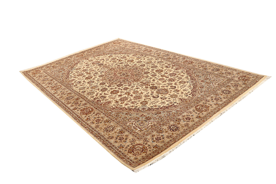 Blanched Almond Isfahan 6' 6 x 9' 9 - No. 68467 - ALRUG Rug Store