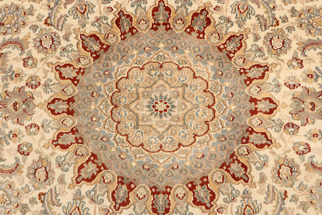 Blanched Almond Isfahan 6' 7 x 9' 6 - No. 68471 - ALRUG Rug Store