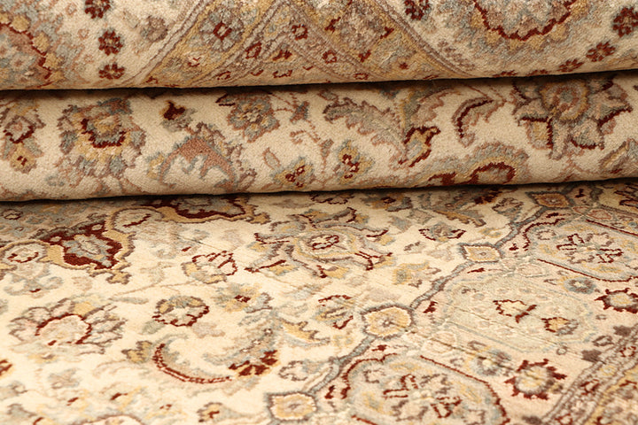 Blanched Almond Isfahan 6' 4 x 9' 6 - No. 68472 - ALRUG Rug Store