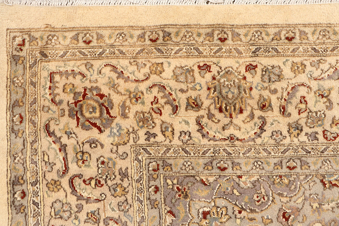 Blanched Almond Isfahan 6' 6 x 9' 9 - No. 68474 - ALRUG Rug Store