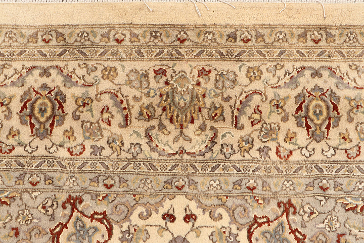Blanched Almond Isfahan 6' 6 x 9' 9 - No. 68474 - ALRUG Rug Store