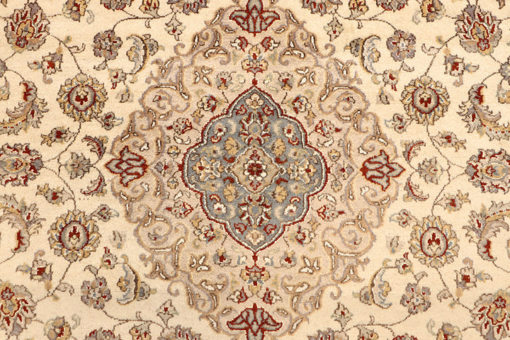 Blanched Almond Isfahan 6' 6 x 9' 9 - No. 68474 - ALRUG Rug Store