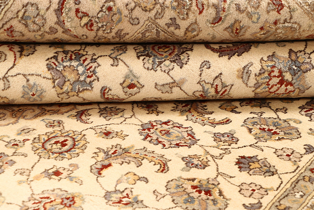 Blanched Almond Isfahan 6' 6 x 9' 9 - No. 68474 - ALRUG Rug Store