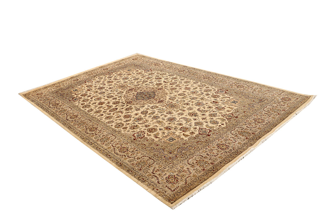 Blanched Almond Isfahan 6' 6 x 9' 9 - No. 68474 - ALRUG Rug Store