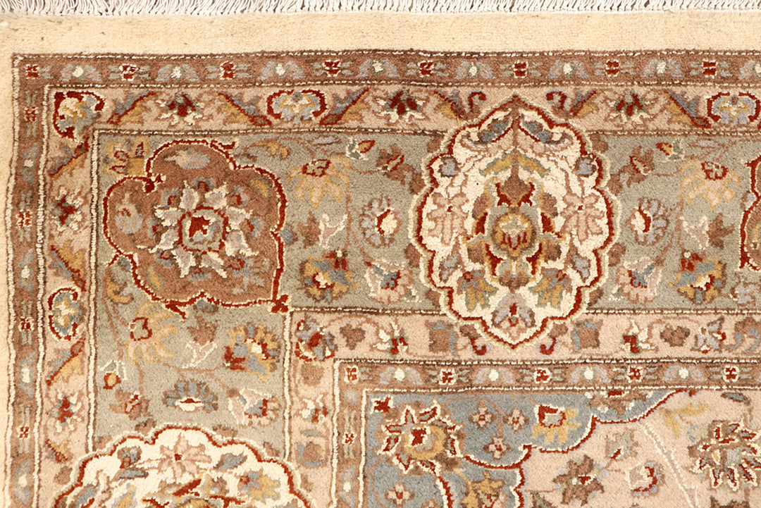 Blanched Almond Isfahan 6' 8 x 9' 6 - No. 68478 - ALRUG Rug Store