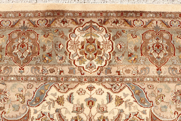Blanched Almond Isfahan 6' 8 x 9' 6 - No. 68478 - ALRUG Rug Store