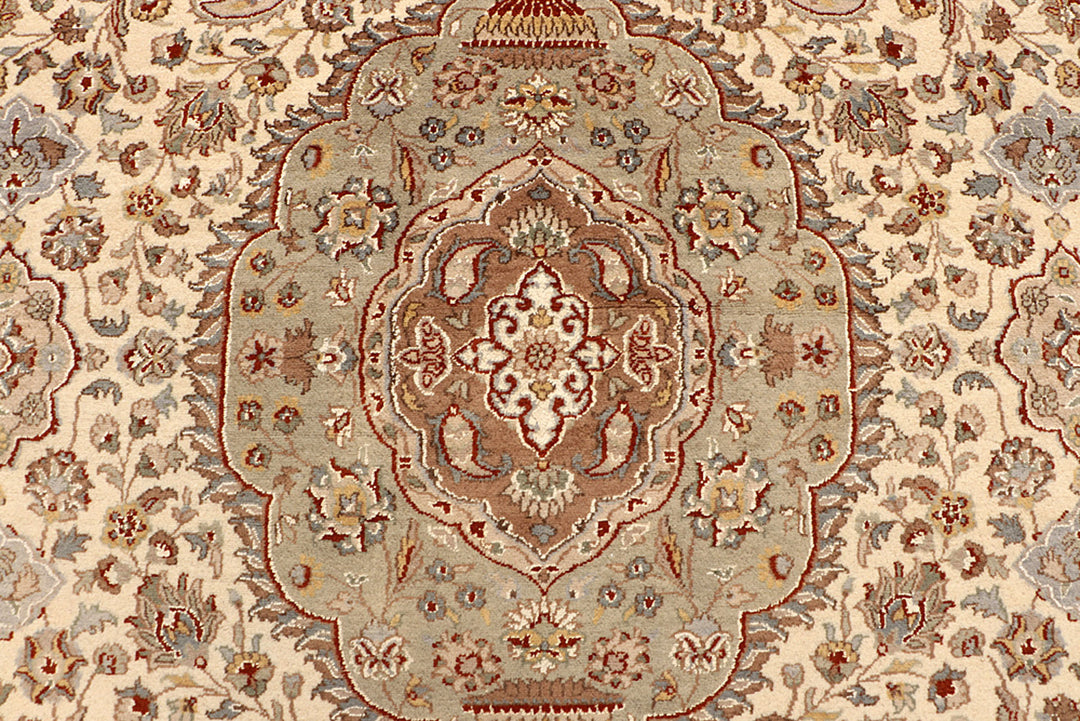 Blanched Almond Isfahan 6'  8" x 9'  6" - No. QA84412